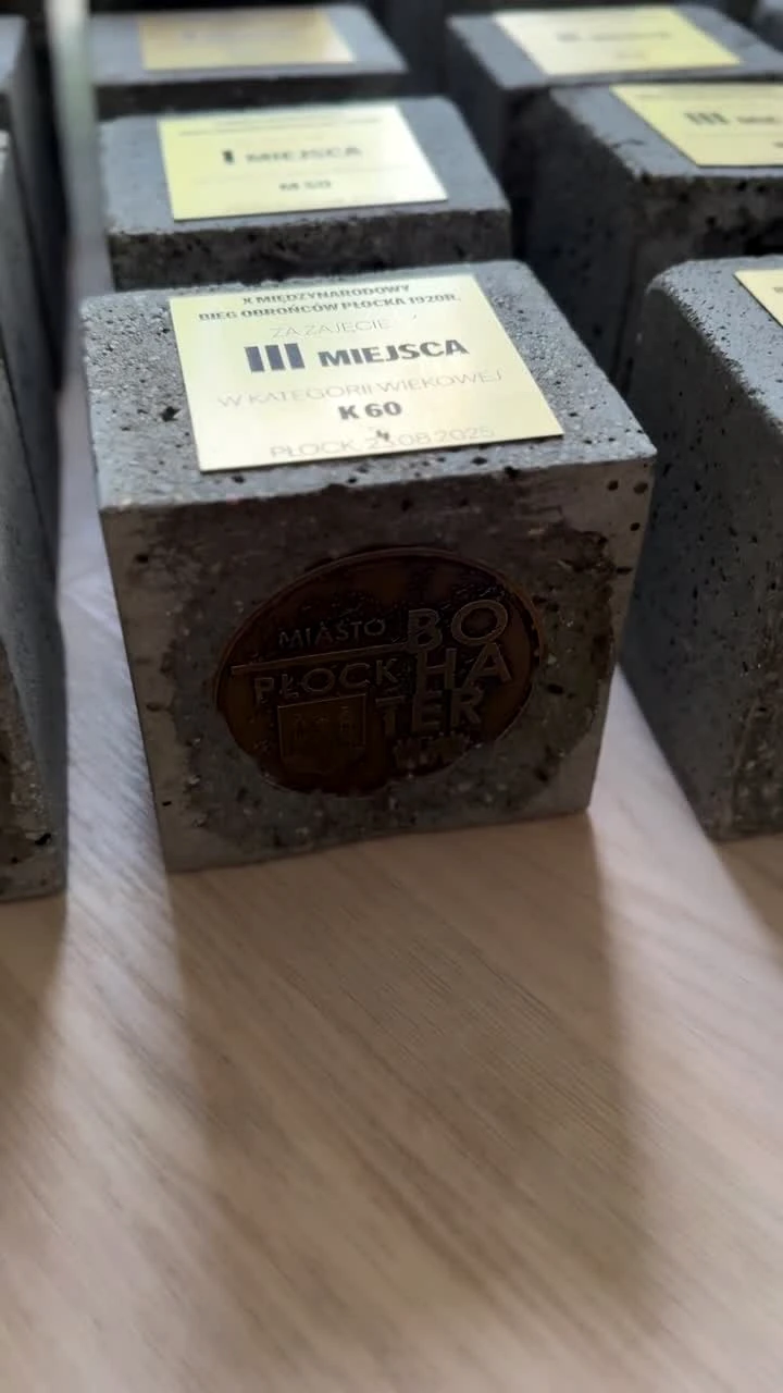 Statuetki — Bieg Obrońców Płocka 1920